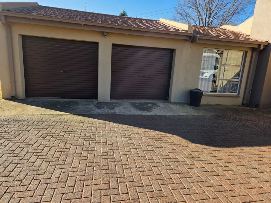 5 Bedroom Property for Sale in Frankfort Free State